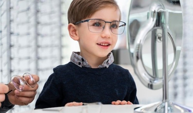 Wanneer heeft mijn kind een bril nodig?